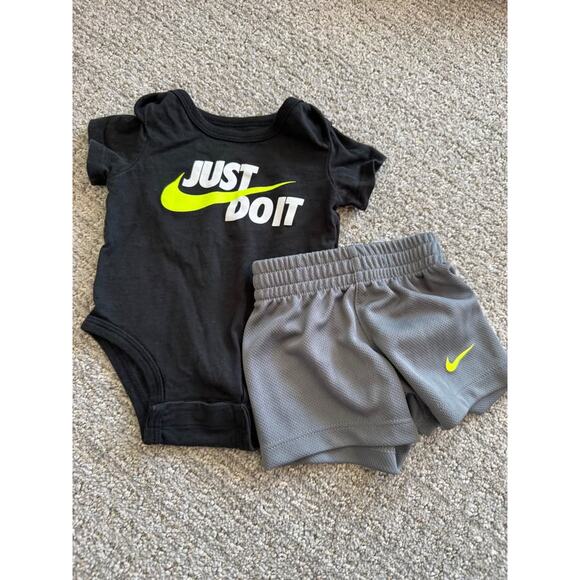 Nike infant size 0-3 mesh shorts and swoosh black onesie outfit set - Picture 1 of 2
